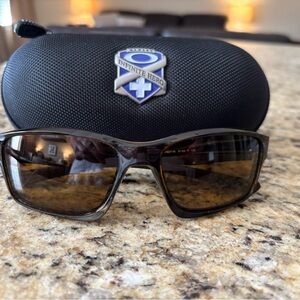 Oakley Chainlink Sunglasses – Black Frame with Brown Lenses